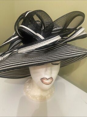Beautiful Dress Hat / Church Hat by Giovannio